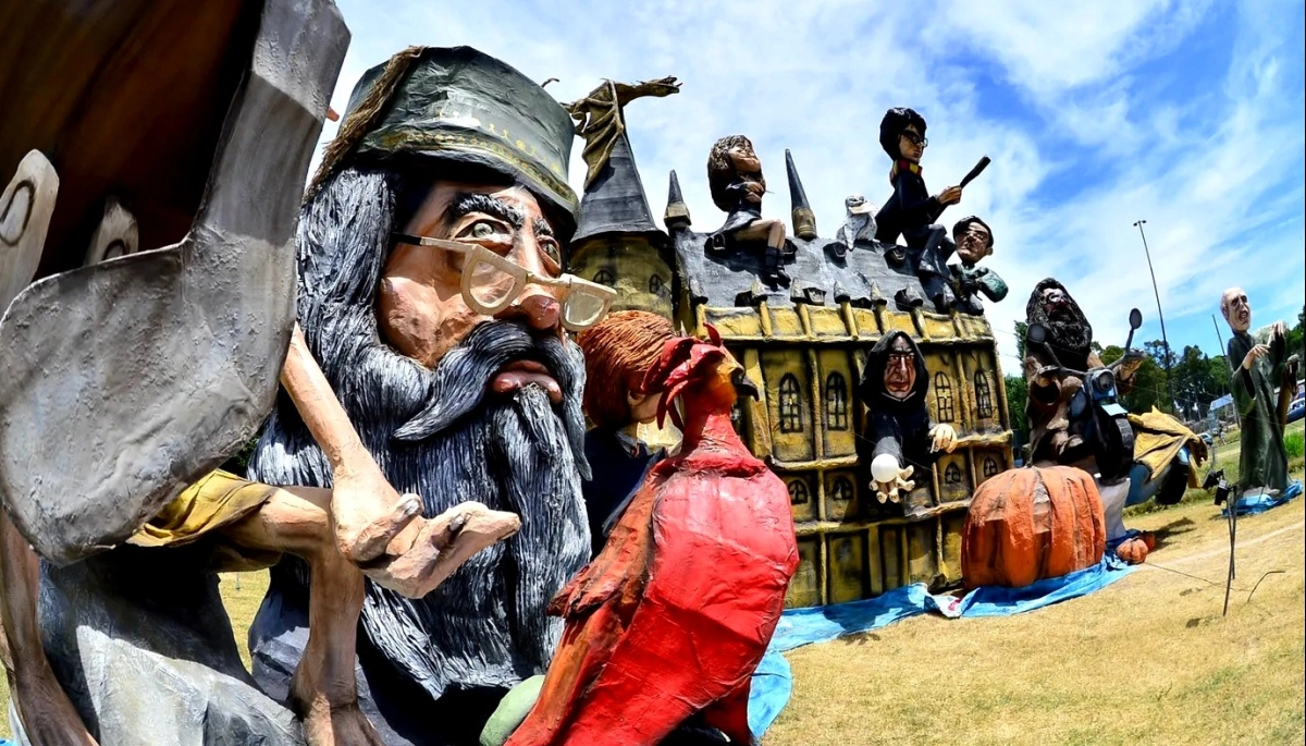 Quema de Muñecos en La Plata: improvisación, cambios sin avisar y mal accionar del Municipio