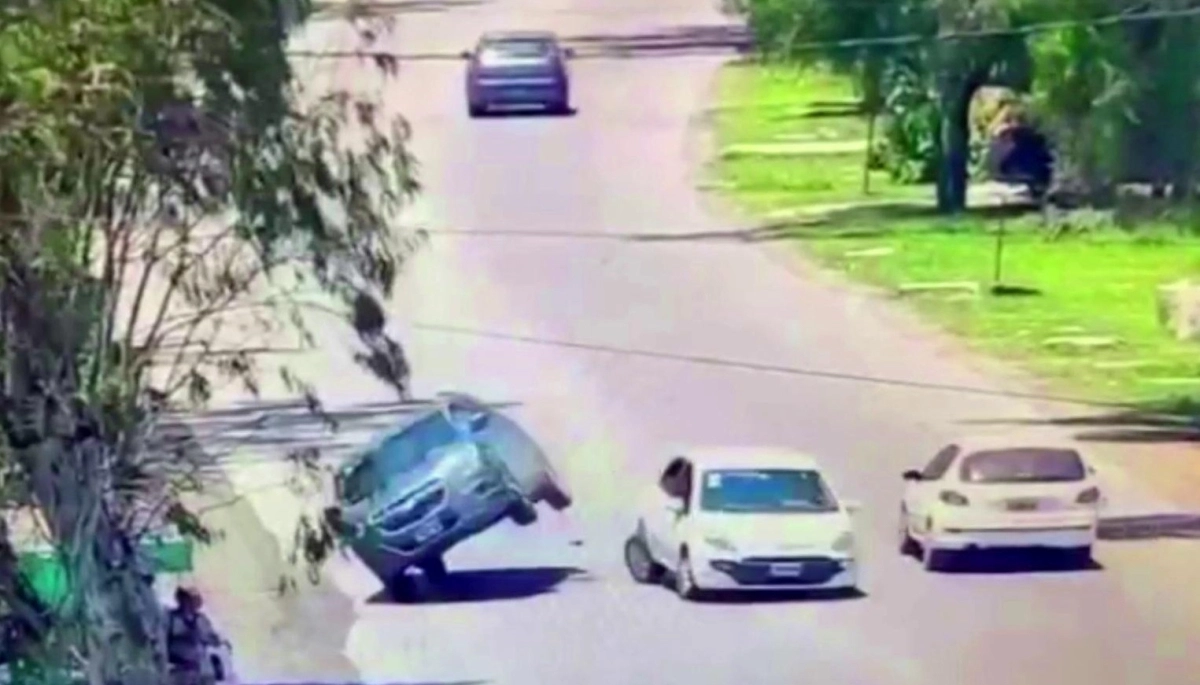 Una imprudencia y una distracción provocaron un choque que pudo acabar en tragedia