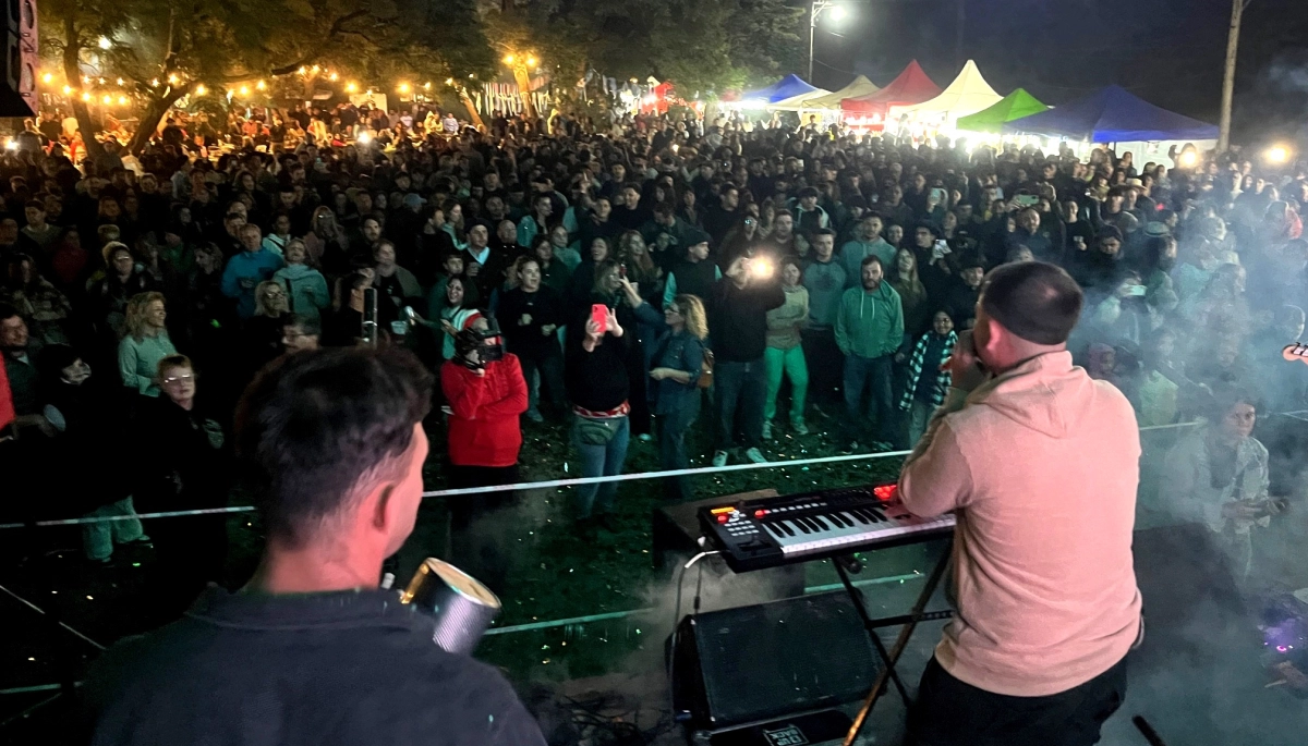 El Municipio de Roque Pérez celebró la 12ª edición de la Noche de los Almacenes