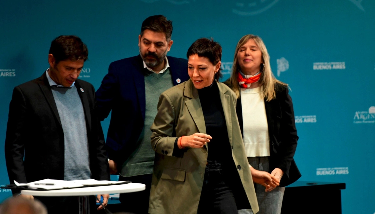 Kicillof surfea la interna peronista: destinó importantes fondos a un municipio aliado y a otro díscolo