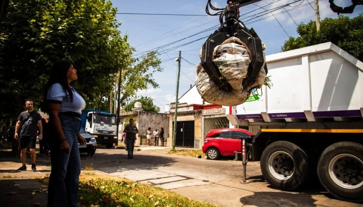 Mieri supervisó el operativo del programa “recolección de residuos voluminosos” en Quilmes Oeste