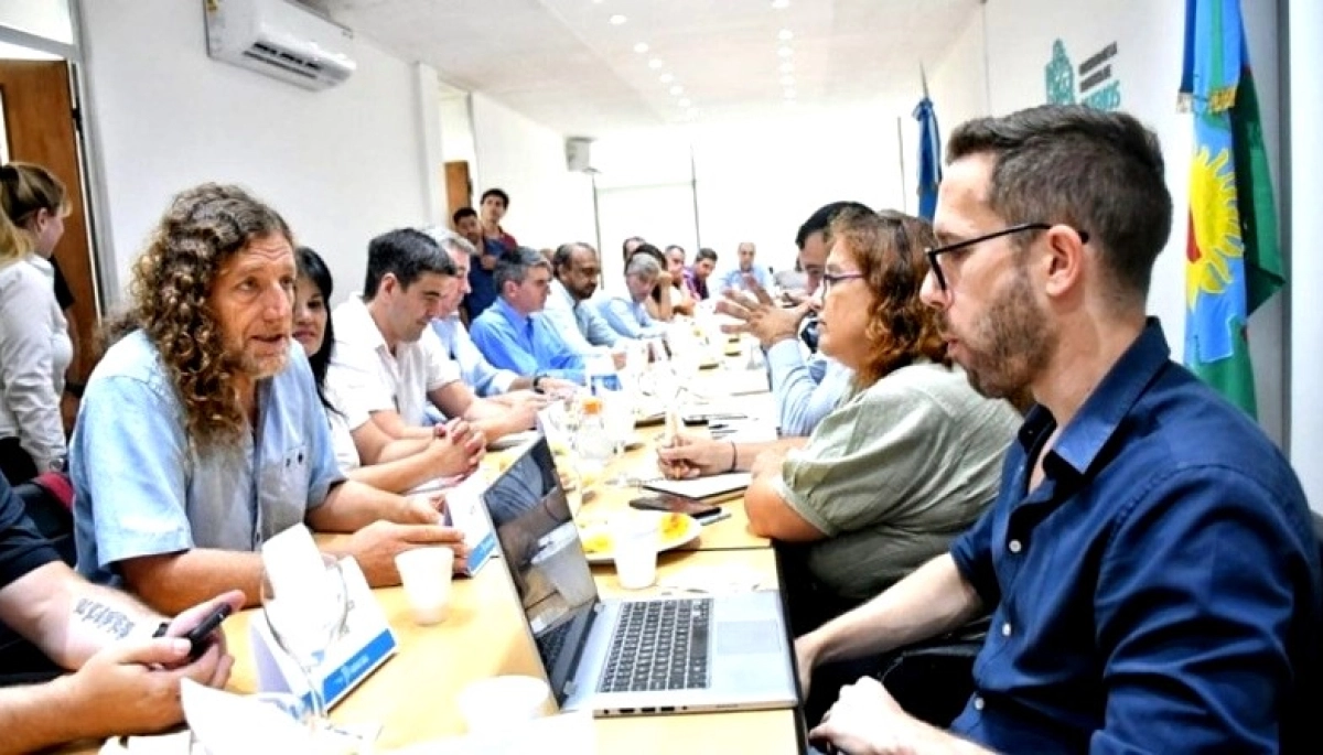 Paritarias bonaerenses en marcha: el Gobierno de Kicillof vuelve a negociar salarios