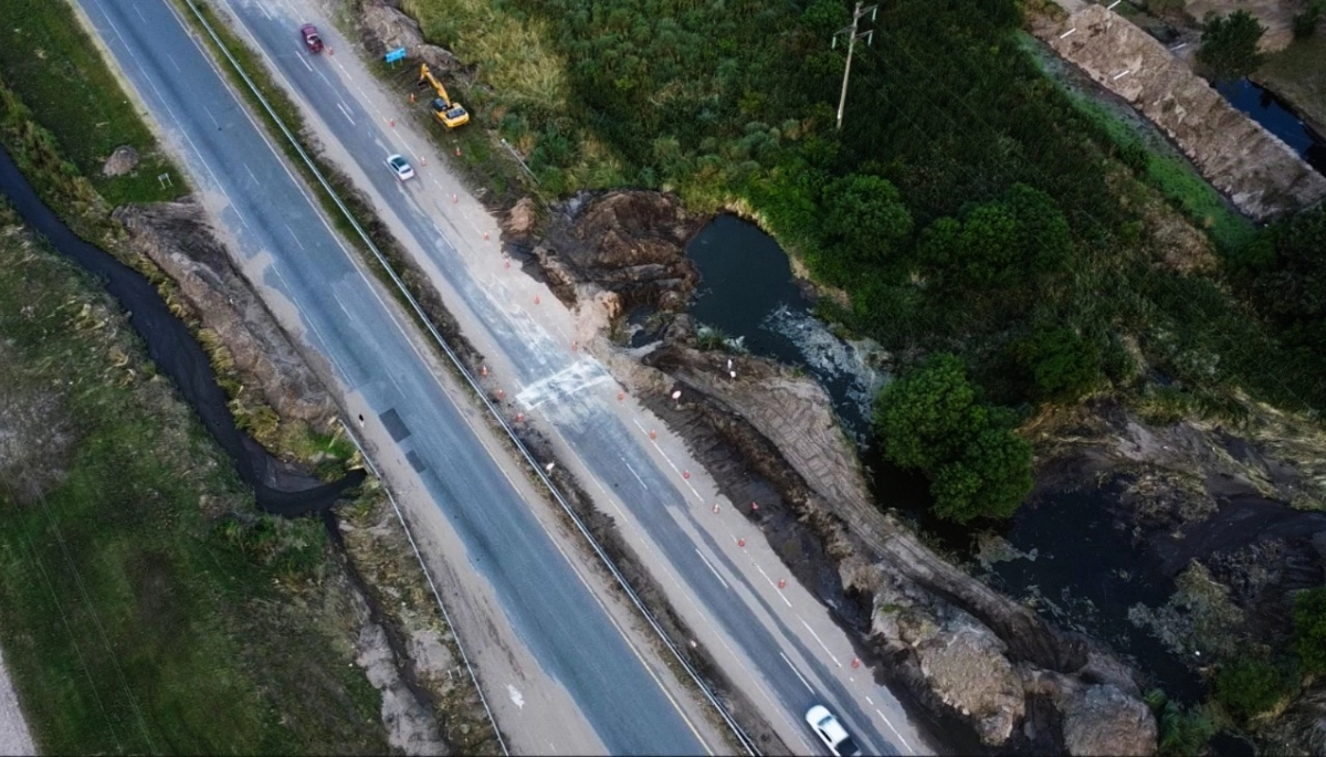 Un socavón en el acceso a Pinamar reabrió el debate sobre infraestructura y coberturas de seguros