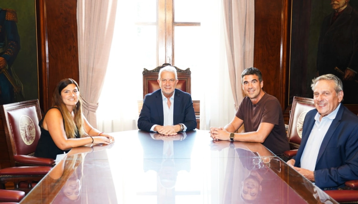 Alak anunció un aumento del 10% para los trabajadores municipales de La Plata