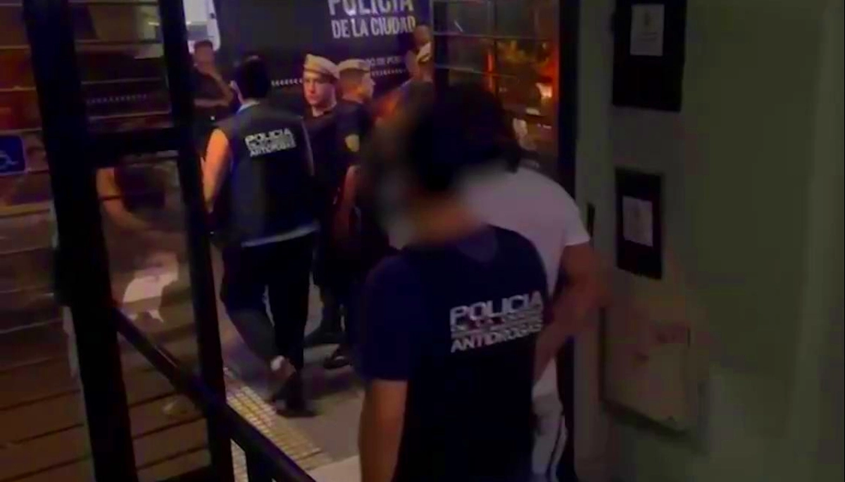 Narcomenudeo en CABA: detuvieron a presuntos "dealer" y clausuraron un hotel en Pompeya y Constitución