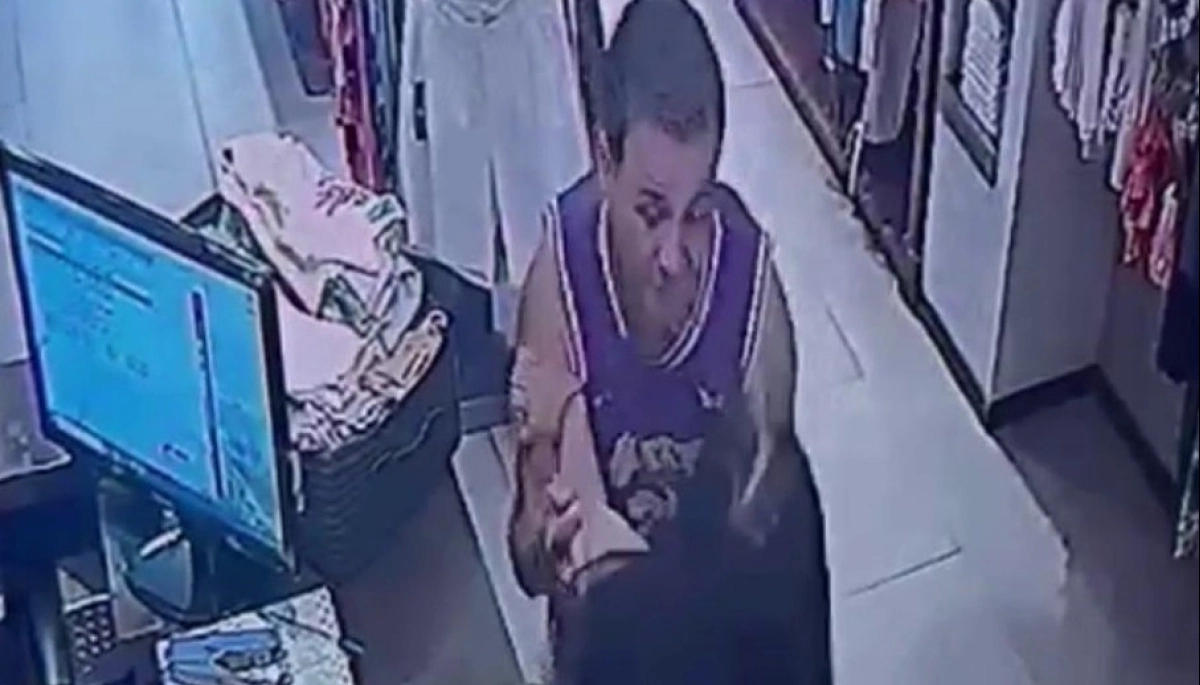 Encañonó a la encargada y robó un local en el centro comercial de Lanús