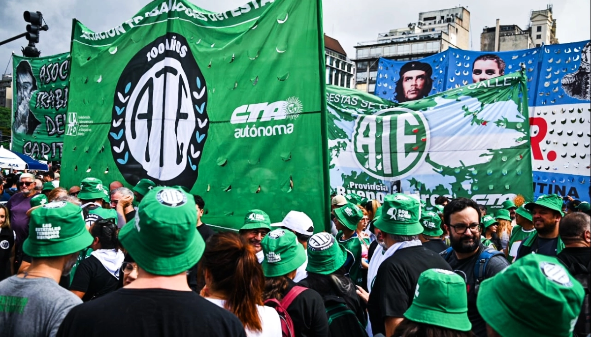 Paro total del transportes y marcha al Congreso contra la reforma laboral impulsada por Milei