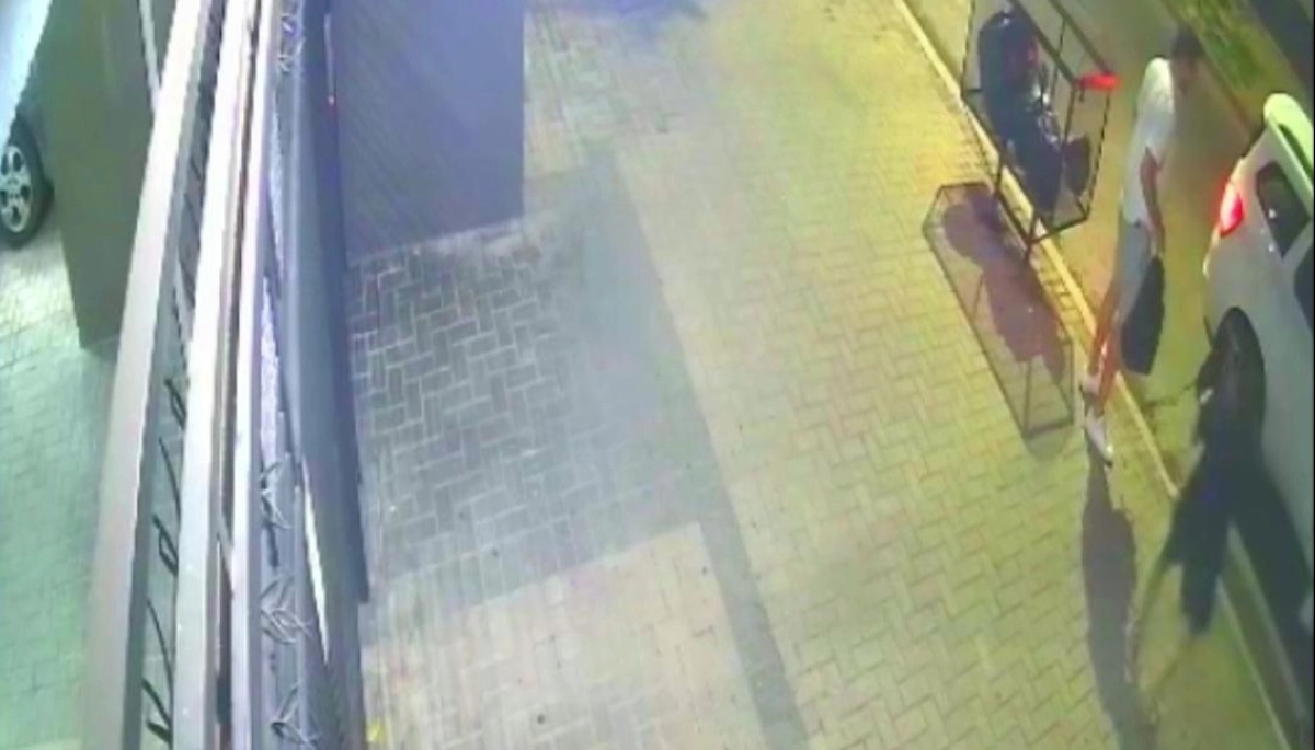 Banda de motochorros emboscó a un par de amigos y le robaron todo en Tres de Febrero