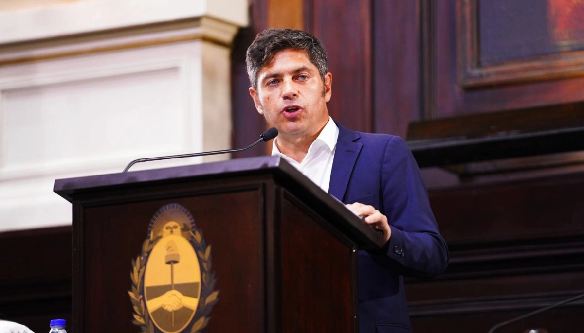 Desde un atril en la Apertura de Sesiones, Kicillof apuntó: “La mano invisible del mercado es un verso, no existe”