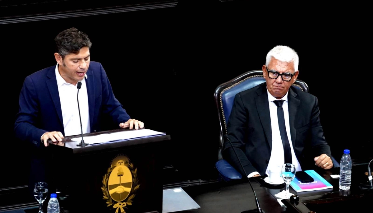 Kicillof y su atril fueron objeto de chicanas de la oposición en la Apertura de Sesiones Ordinarias