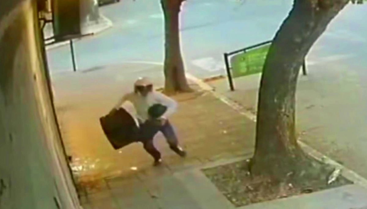 Destrozó una vidriera y robó costosos elementos electrónicos en Mercedes