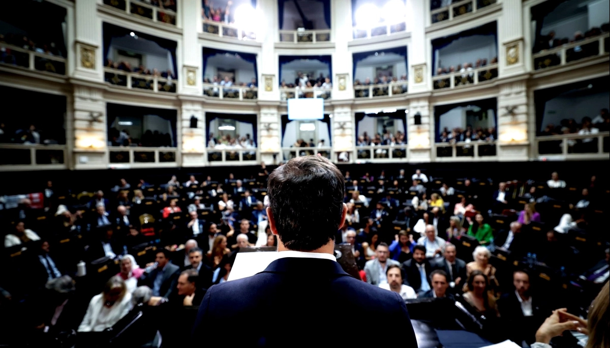 De Leo, Osaba, Neumann y una catarata de críticas al discurso de Kicillof ante la Asamblea Legislativa