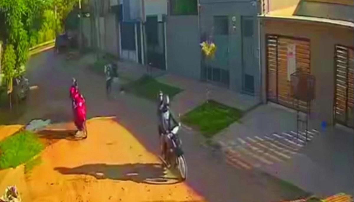 Persecución y robo en Moreno: motochorros armados le robaron a una pareja a plena luz del día