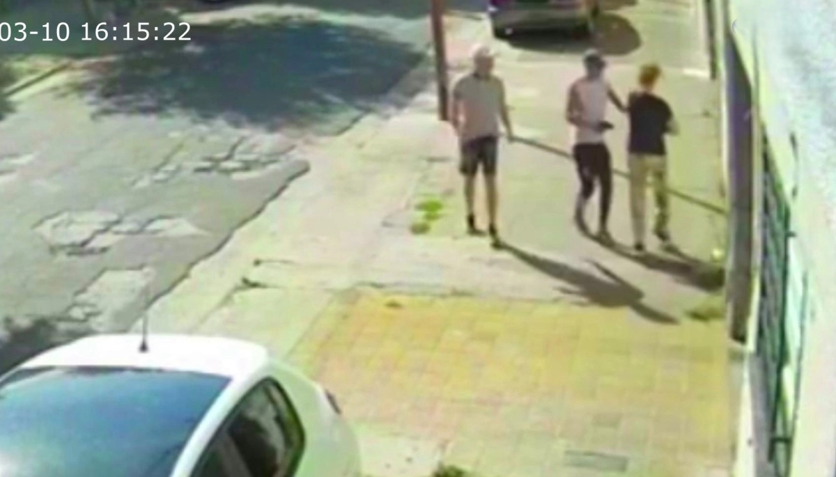 Salvaje Tres de Febrero: la asaltaron y rompió en llanto cuando la arrojaron al piso