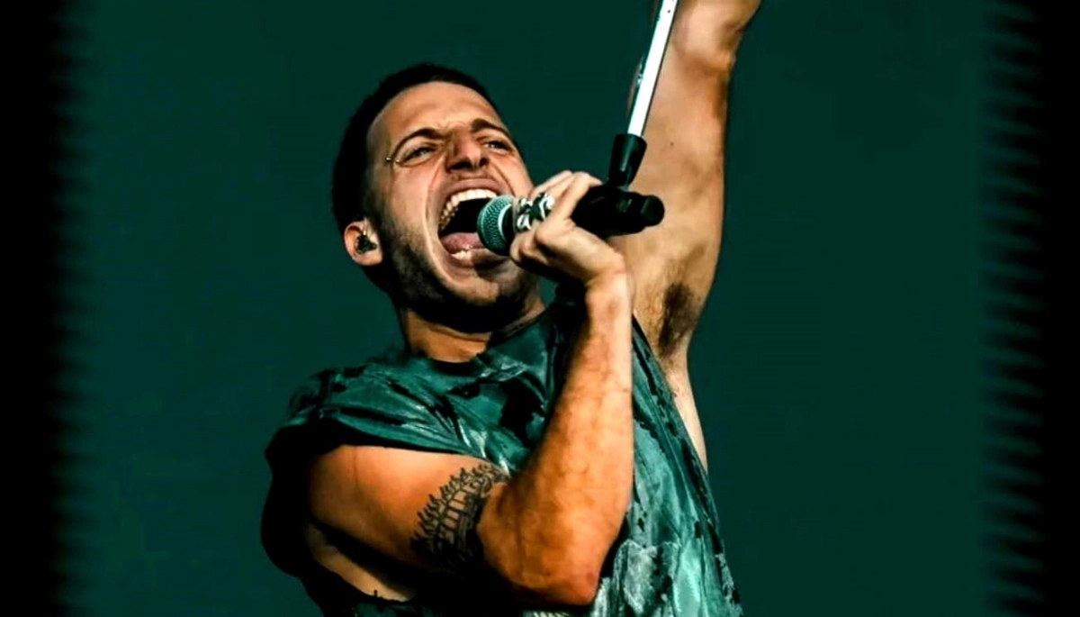 Wos anunció la “Gira Bonaerense ‘26” y se prepara para llevar su música siete escenarios