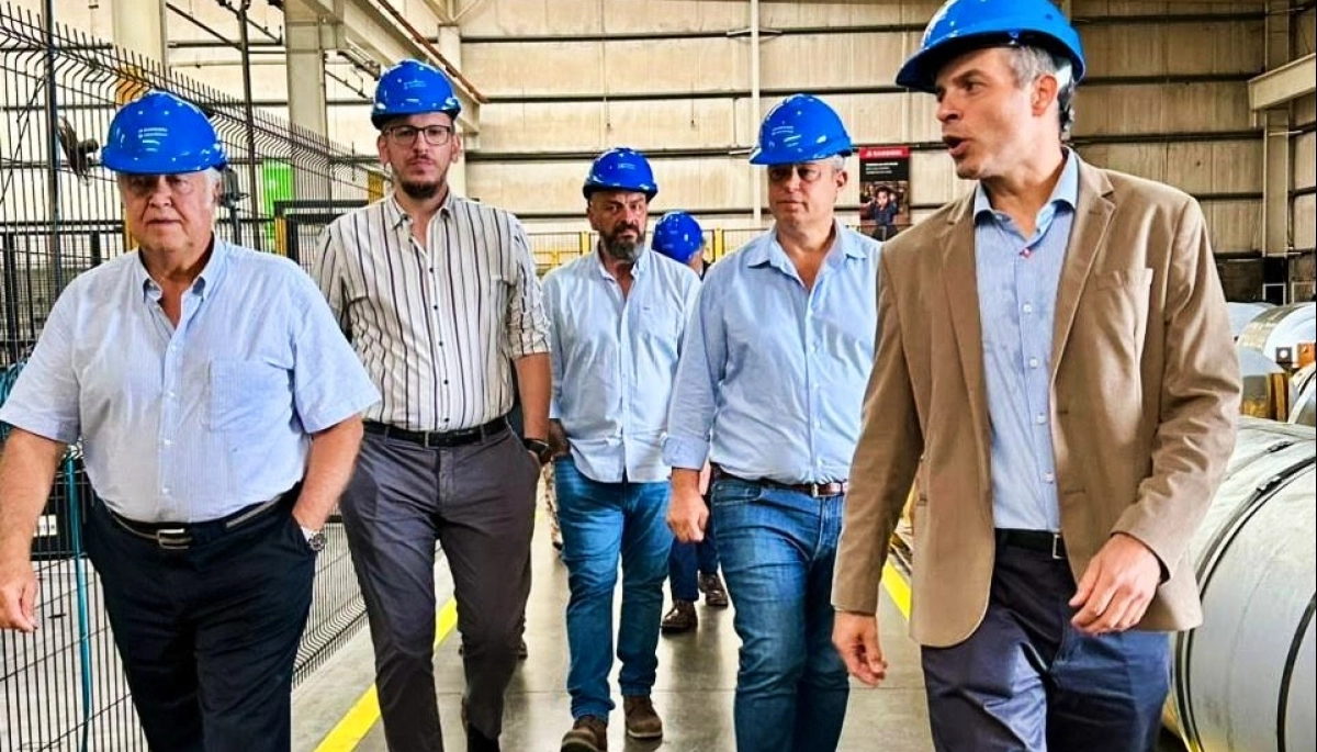 Cascallares y Cuattromo recorrieron la empresa Barbieri en el Parque Industrial de Almirante Brown