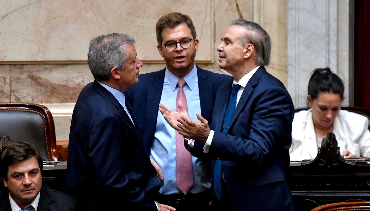 Pichetto y Monzó buscan una estrategia para acercar a libertarios dialoguistas