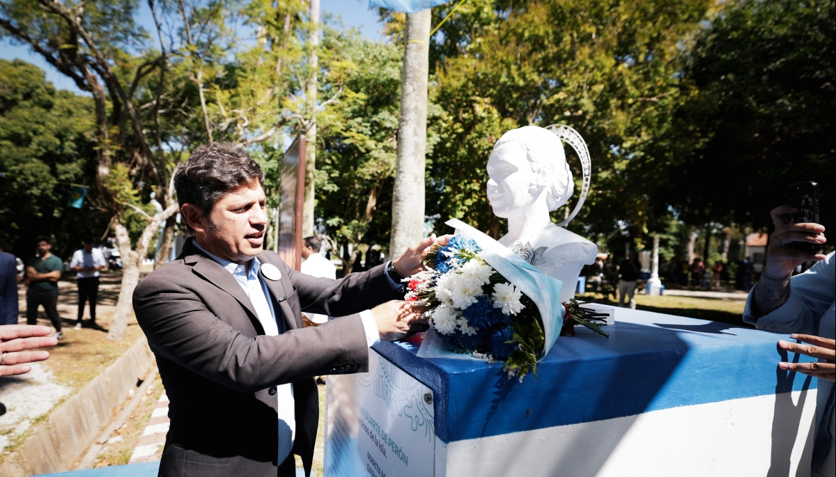 Kicillof visitó la Isla Martín García, inauguró una nueva red de distribución de agua y ponderó el rol del Estado