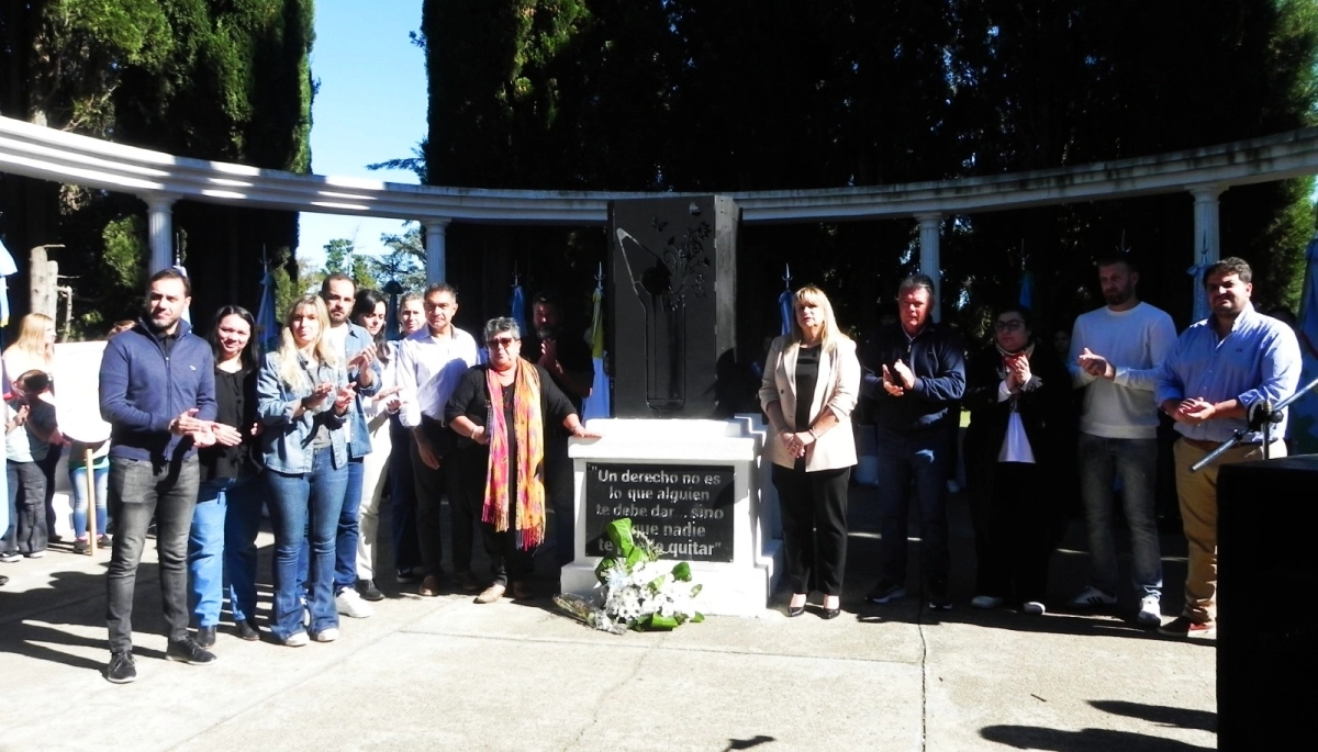 Con el eje en la defensa democrática, Revilla encabezó el acto por la memoria en General Arenales