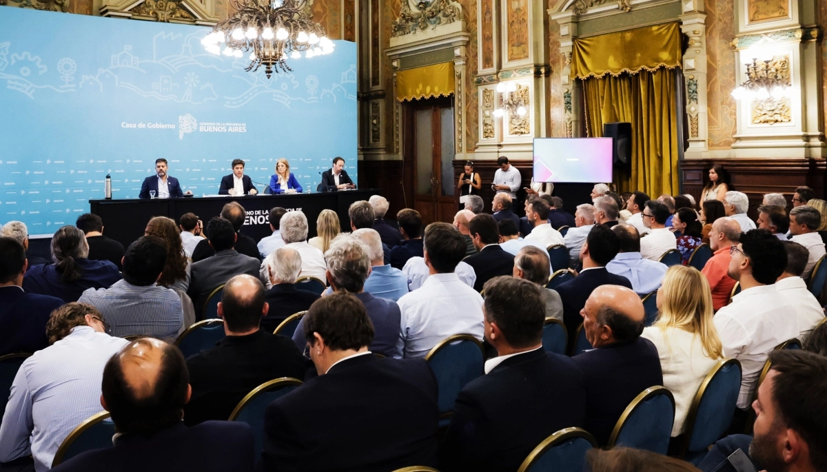 Con anuncios y críticas al gobierno de Milei, Kicillof congregó a intendentes bonaerenses