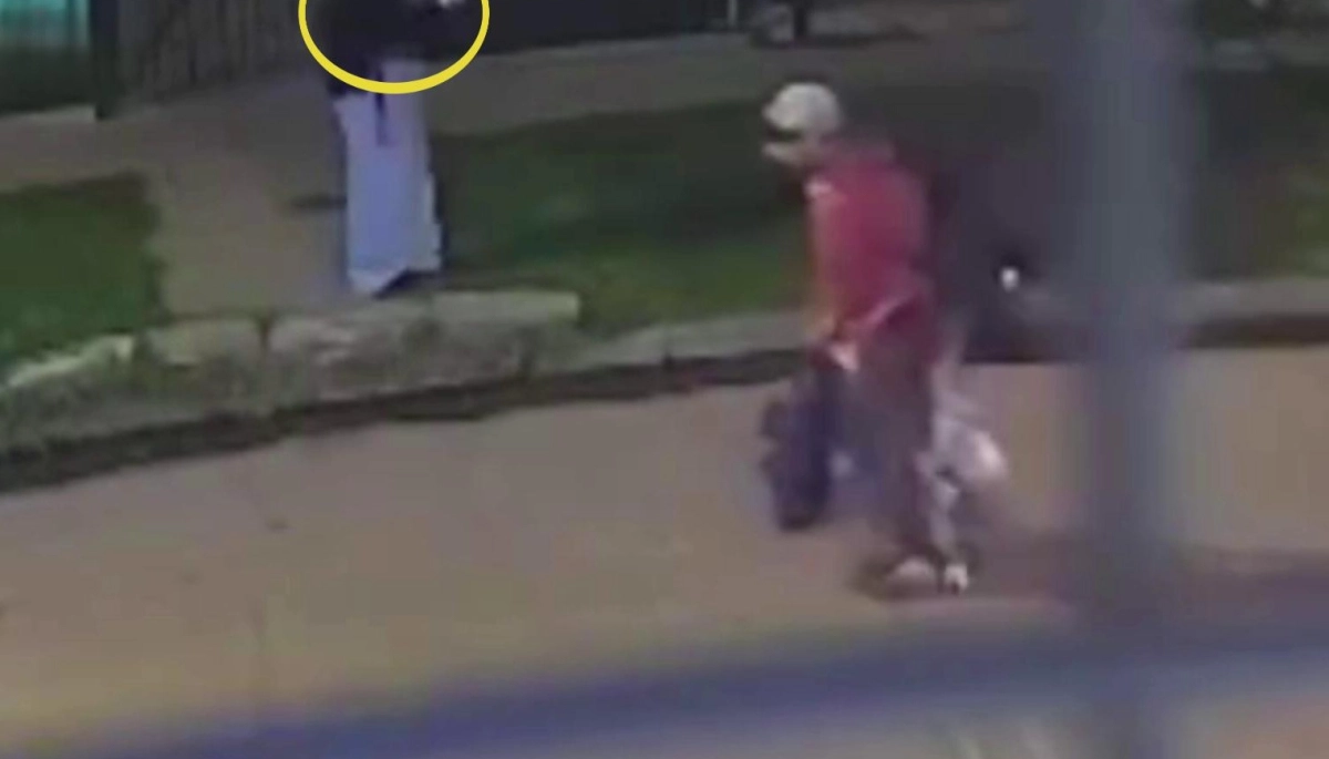 Qué Dios lo perdone: la desmayó con un piedrazo y le robó frente a un templo