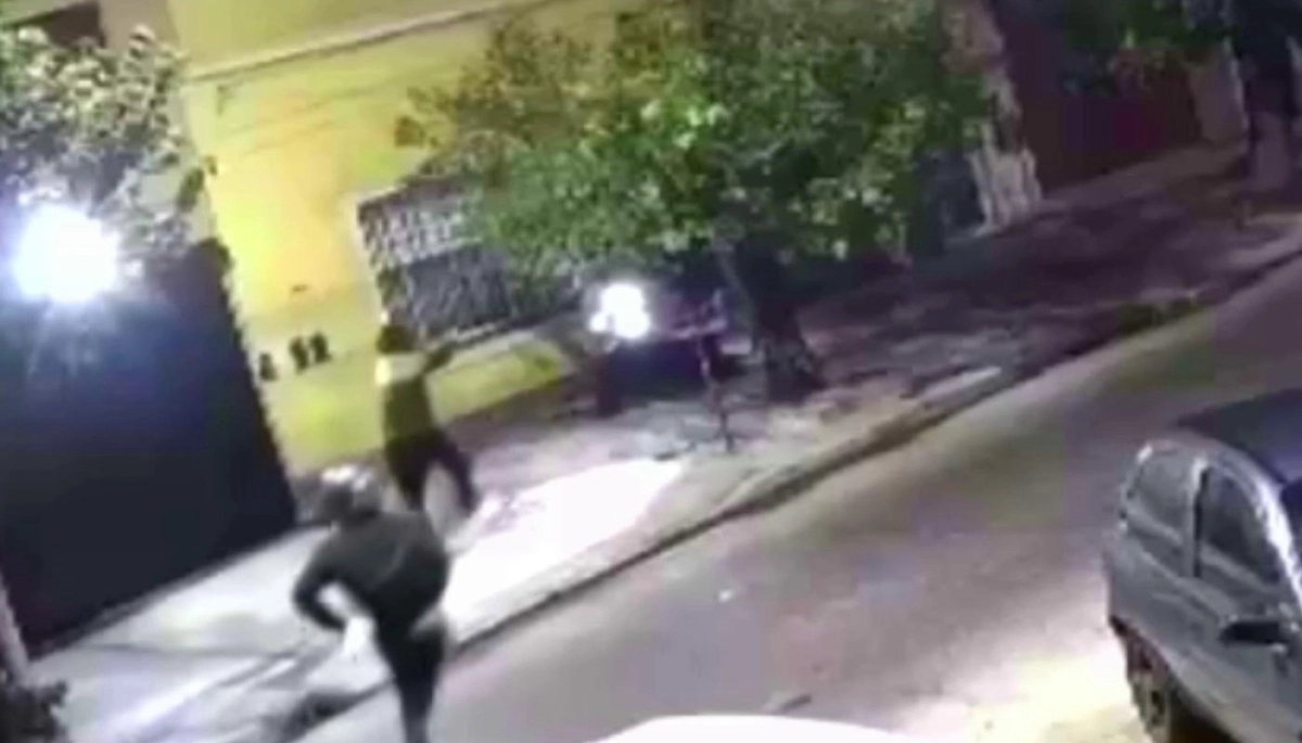 Dos ataques en un mes: delivery enfrentó a motochorros cuando entregaba un pedido en Tres de Febrero