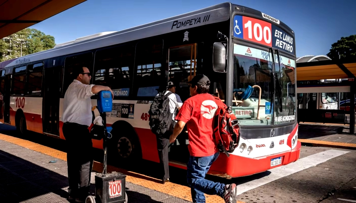 Empujados por la crisis: empresas de colectivos y una medida de emergencia que retumba en el AMBA