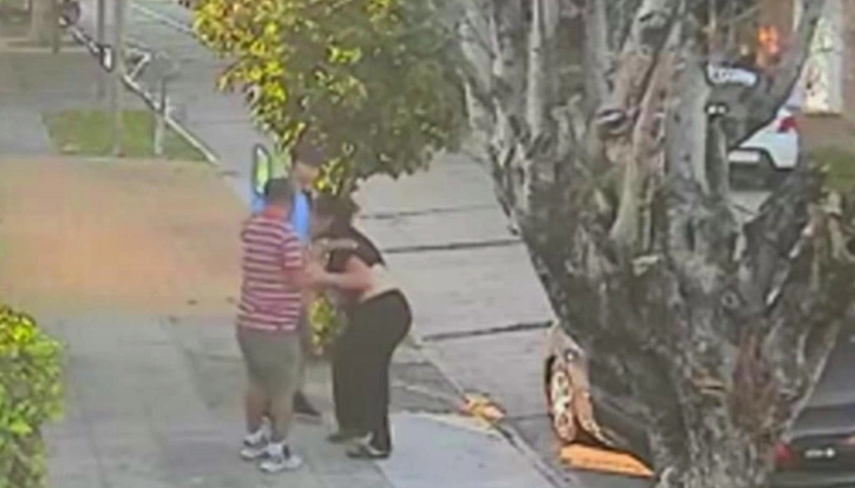 Emboscada y miedo en Berazategui: le robaron el auto y rescató a la pequeña hija en el último instante