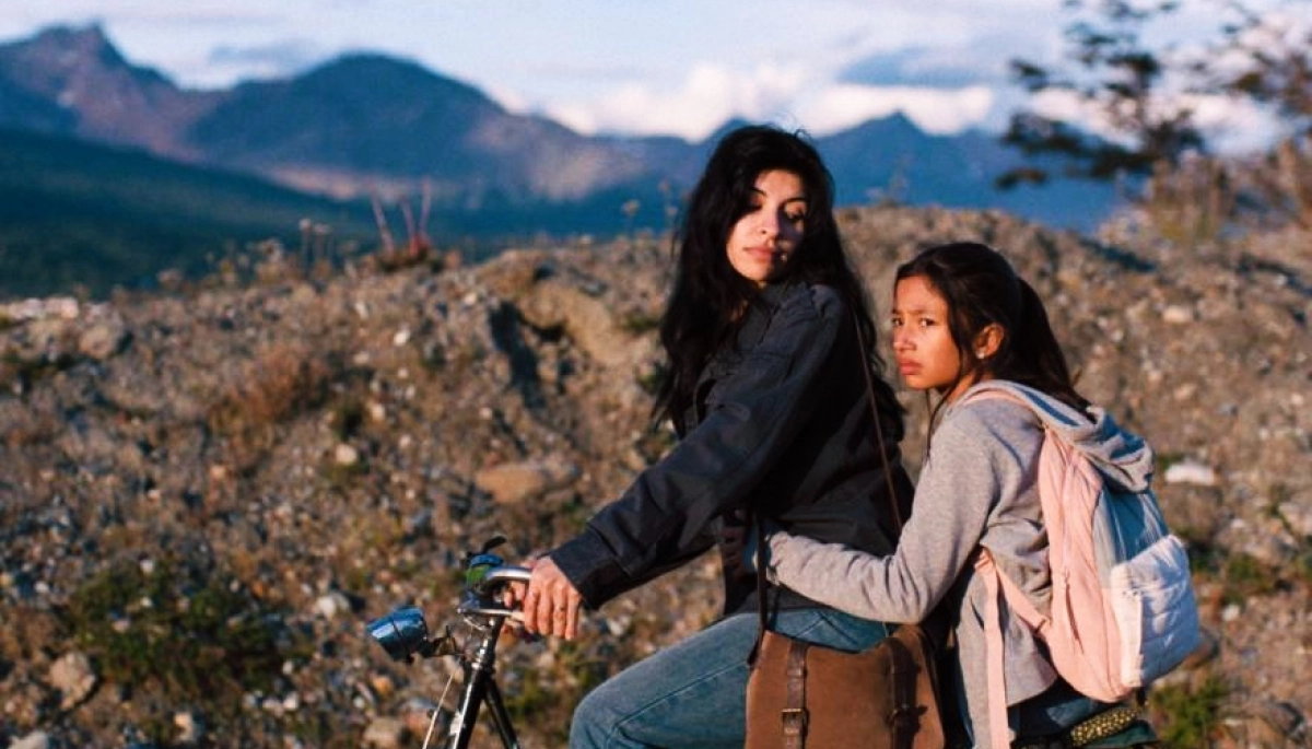 Junto a Diego Peretti, Cazzu debuta como actriz en “Risa y la cabina del viento”