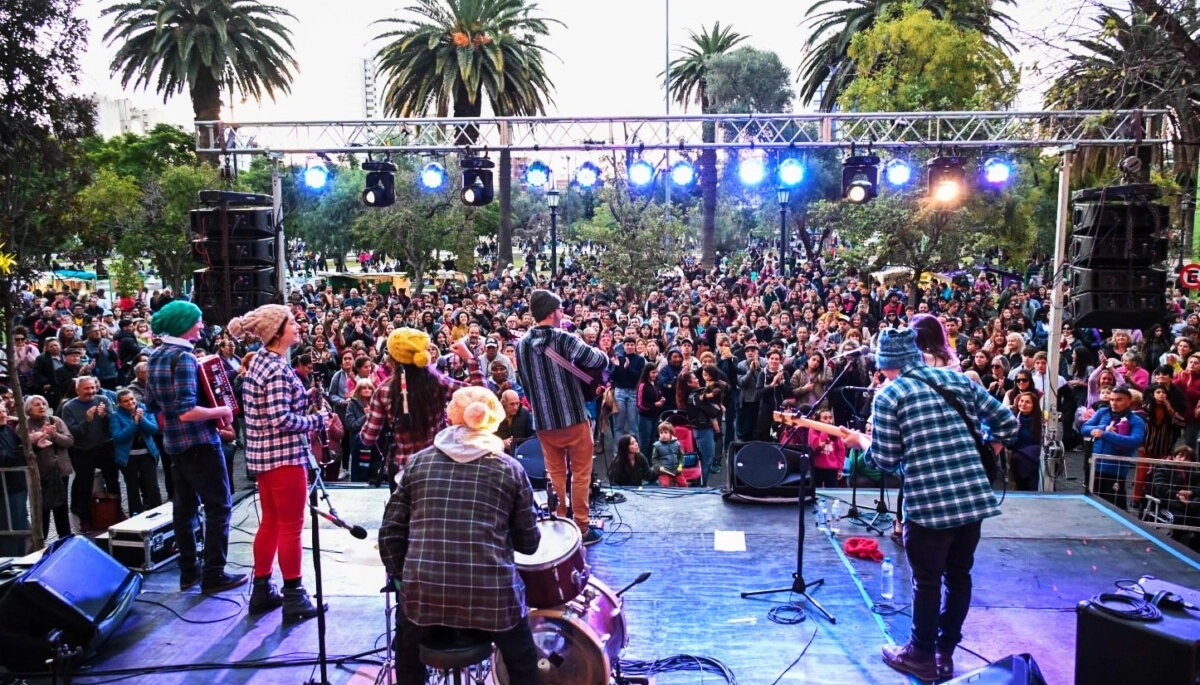 Con un mega espectáculo de dos días, Bahía Blanca celebra su 198° aniversario en comunidad