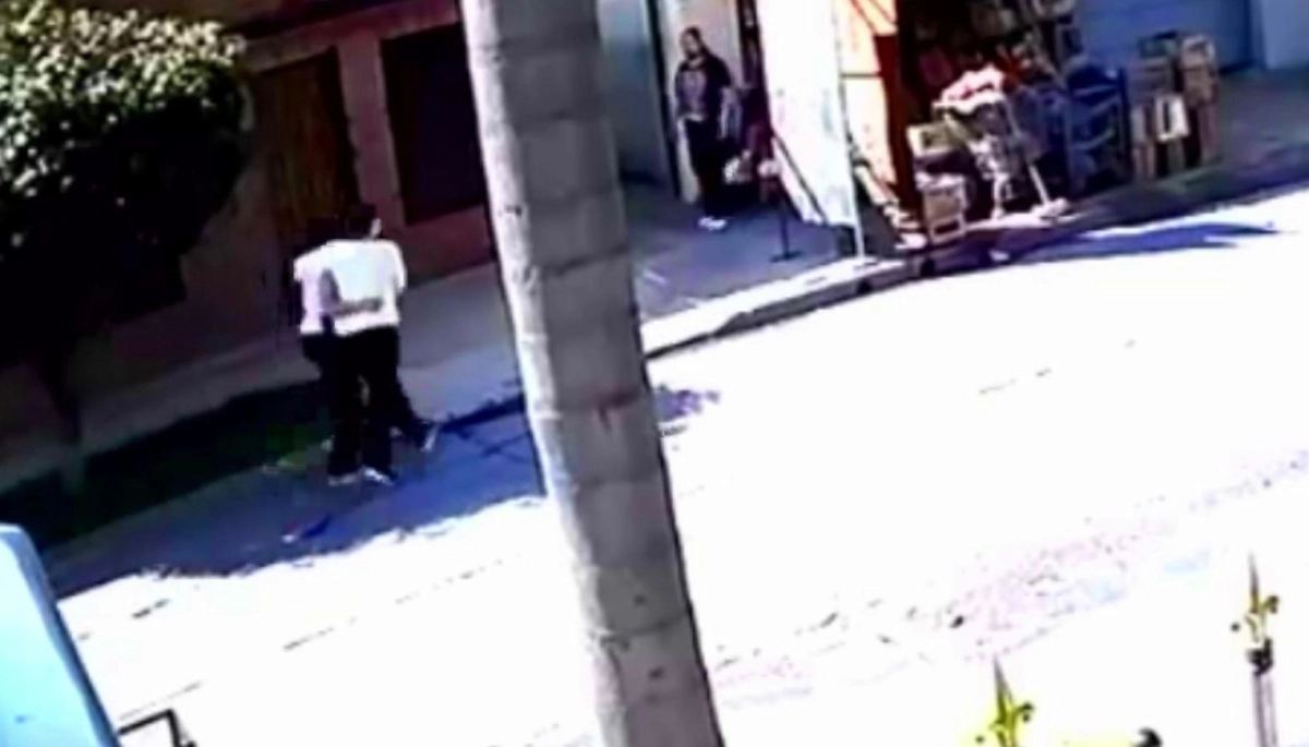 Una comerciante fue golpeada y arrastrada por el piso durante un brutal asalto en Tres de Febrero