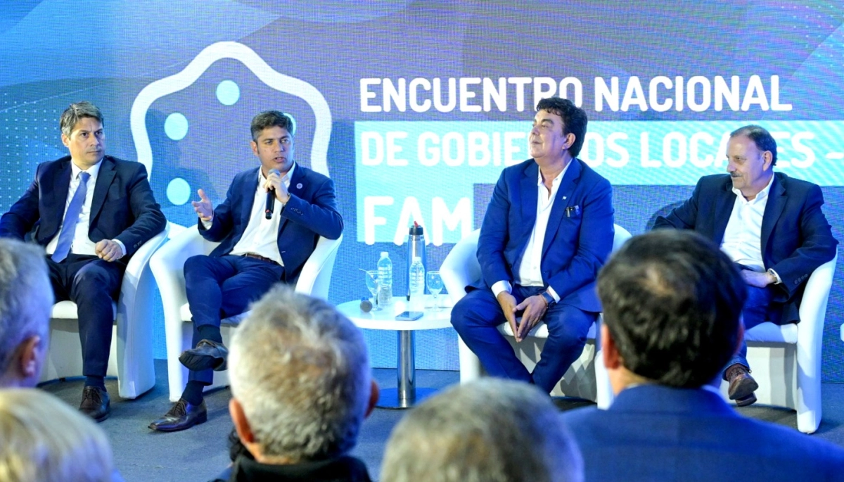 Kicillof se sumó a la marcha de la FAM junto a intendentes y sostuvo los reclamos a Milei por la deuda y fondos