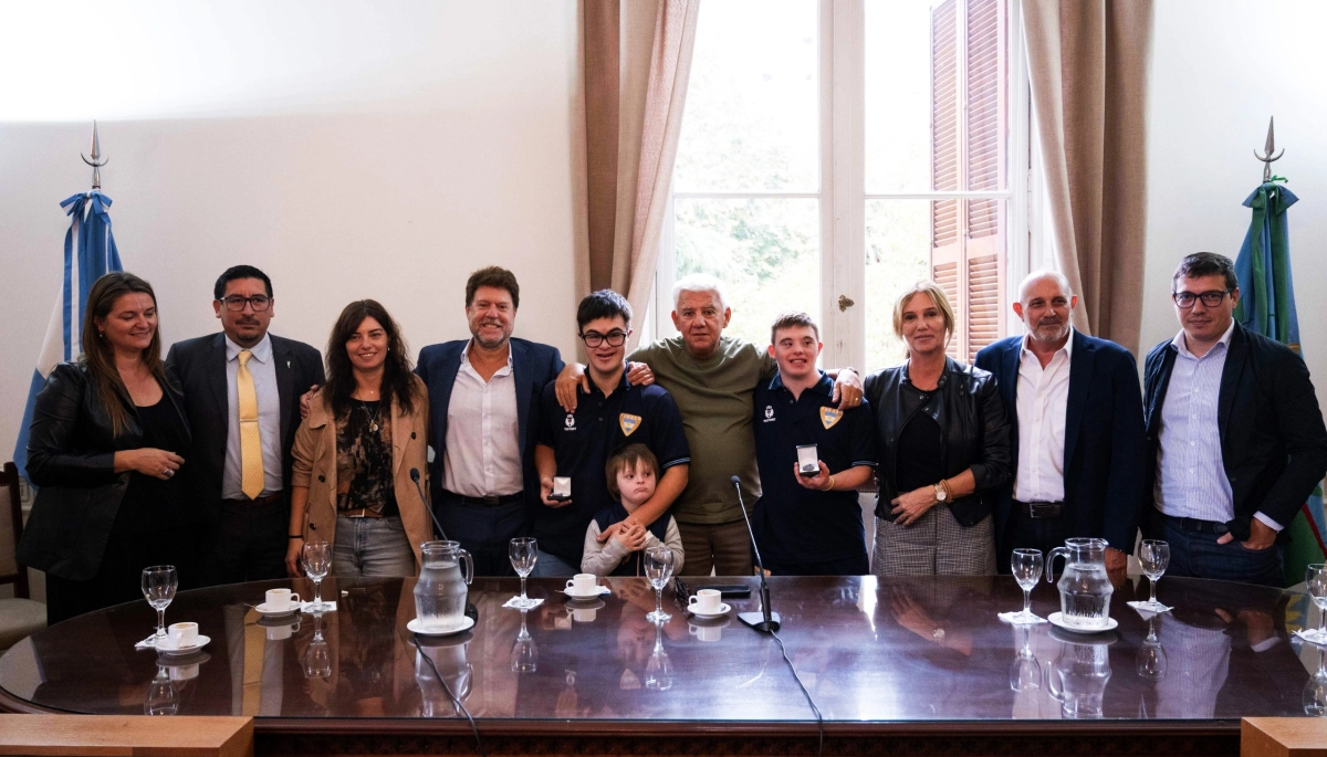 La Cámara de Diputados bonaerense recibió al seleccionado argentino de básquet para atletas con síndrome de down