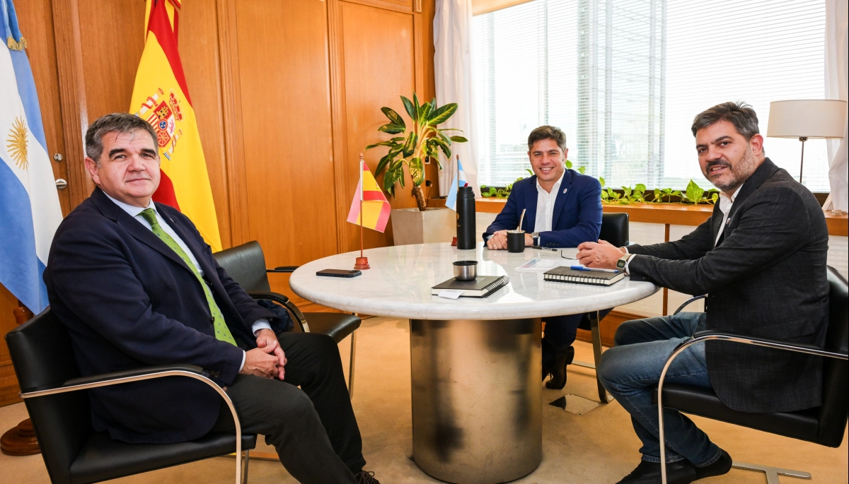 En modo candidato: Kicillof se reunió con el embajador de España y prepara una gira europea