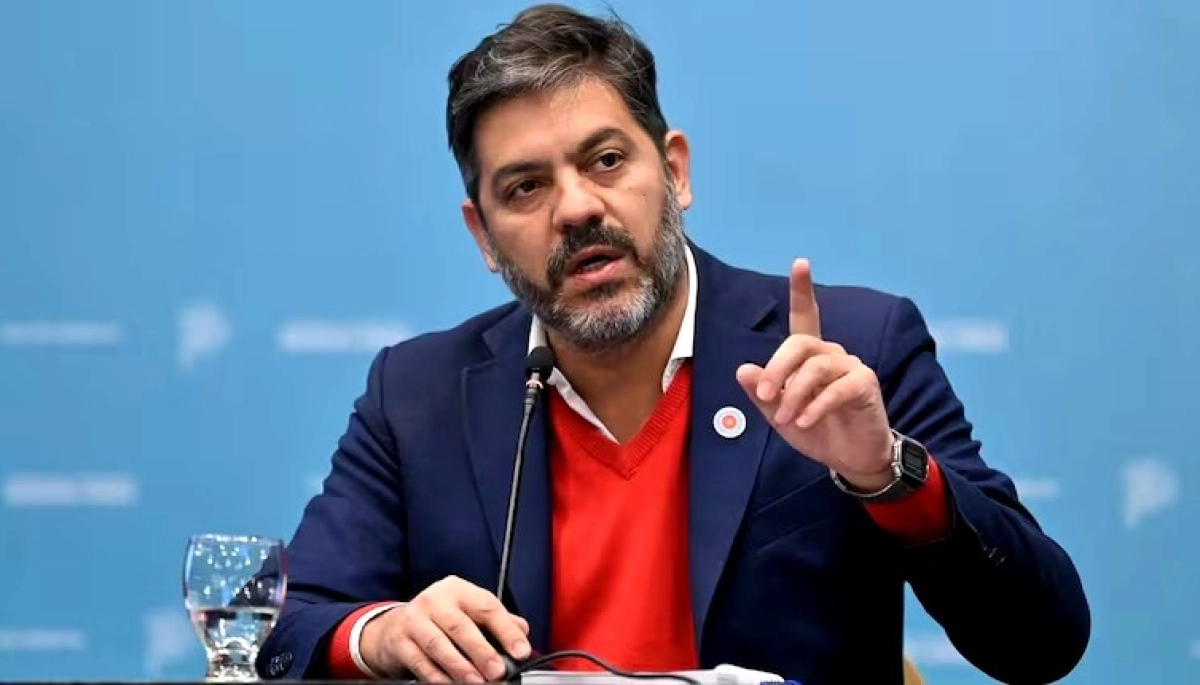 Sobresalto en la gira europea de Kicillof: operaron de urgencia a Bianco en Barcelona