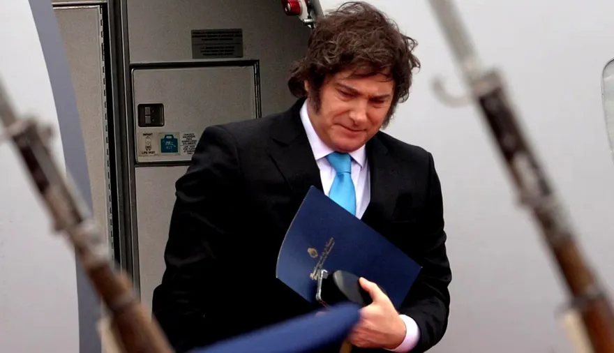 En medio del escándalo por el caso Adorni, Milei anunció que buscará la reelección 2027