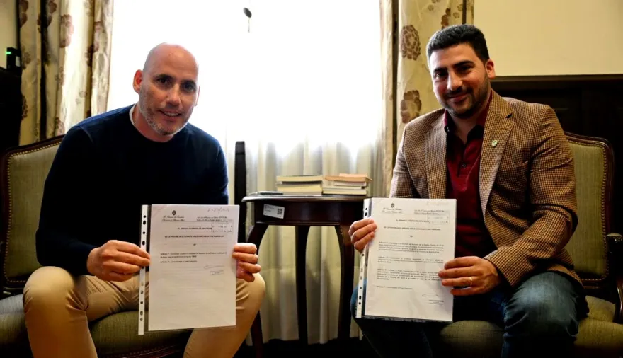 Cumbre entre Leguizamón y Egüen por 25 de Mayo: un proyecto busca convertir a Riestra en ciudad y capital avícola