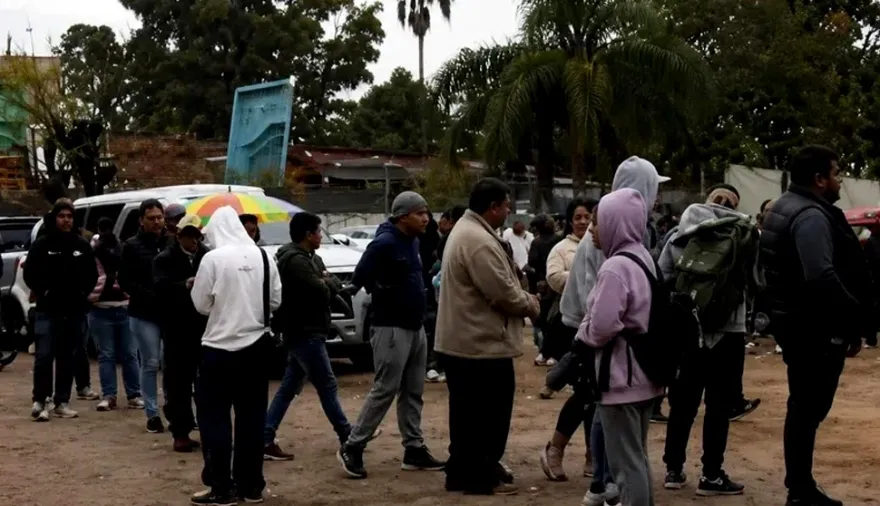 Impactante fila en Moreno: 3.000 personas se presentaron para 60 vacantes de trabajo