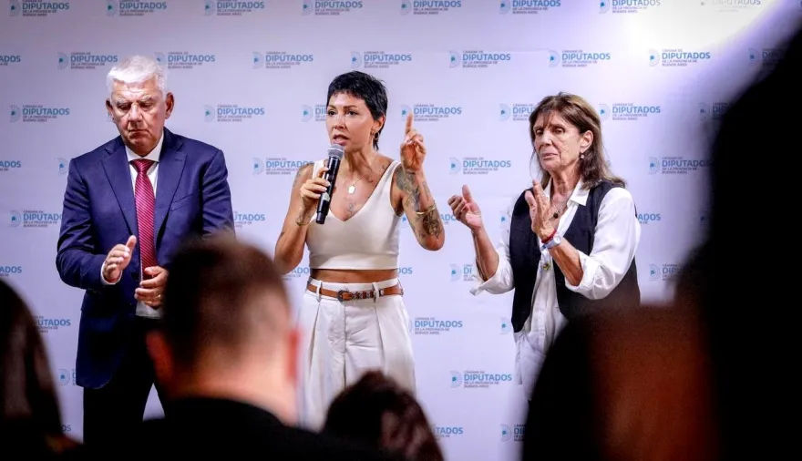 Picante cruce: Mayra Mendoza y una frase demoledora contra Bianco por Cristina Kirchner