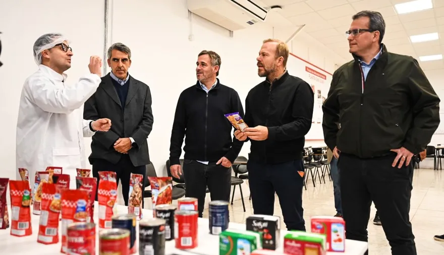 Achával recorrió la planta de Arcor en San Juan y destacó el valor de la producción del país