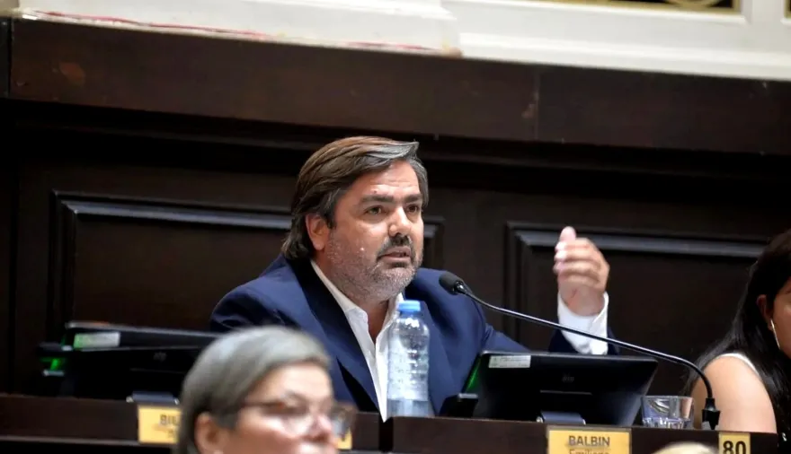 Antes de asumir, Balbín mueve la UCR bonaerense y lanzó un plan para volver a la gobernación en 2027