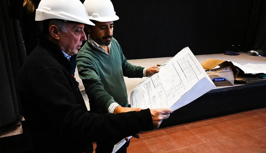 Cultura, enseñanza y exposición: Zamora supervisó la obra del auditorio de Ricardo Rojas
