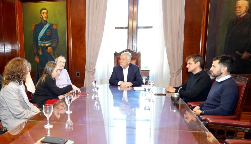 Alak teje lazos con la UNLP y suma un aliado clave para la gestión en La Plata
