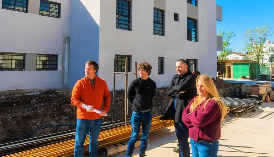 Andreotti recorrió el avance de obra de 92 viviendas reactivadas por el Municipio de San Fernando