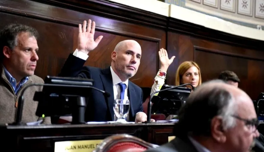 Un pedido de informes acrecienta la presión sobre Kicillof por deudas y pagos a proveedores con bonos