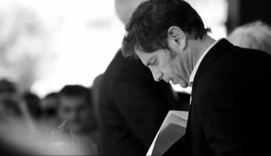 Temeroso del “síndrome del pato rengo”, Kicillof sale a dar cargos a intendentes para garantizar apoyos a su candidatura