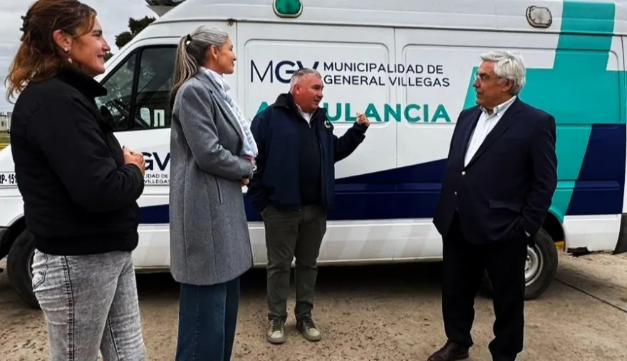 General Villegas entregó equipo a los Bomberos de Santa Regina para fortalecer la unidad logística
