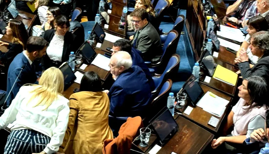 La oposición logró el quórum en Diputados para tratar la crisis de IOMA, pero el peronismo bloqueó la sesión