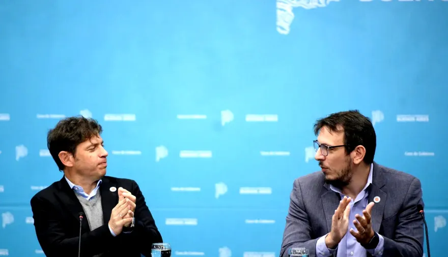 Sin oferta salarial, pero con el Banco Provincia para refinanciar deuda: la propuesta de Kicillof a estatales y docentes