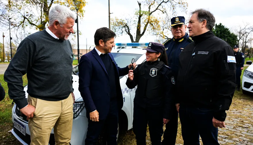 Kicillof visitó Pergamino: entregó nuevos patrulleros y motos para fortalecer la seguridad local